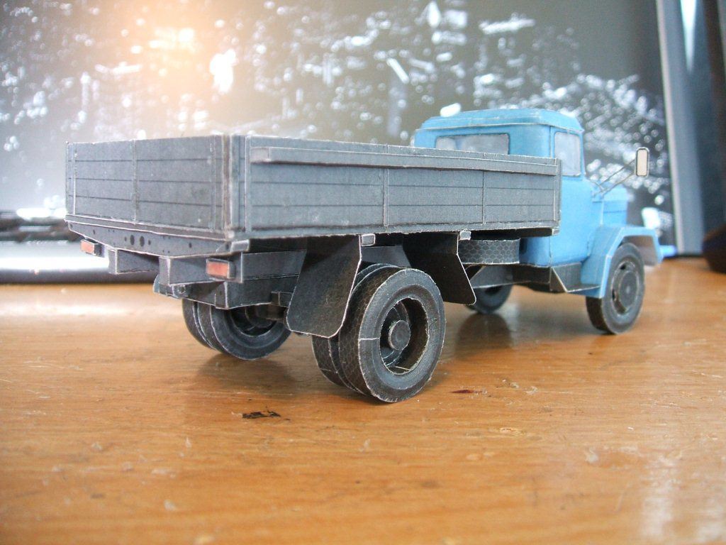 Novamodel - 21 - Бортовой грузовик Амур-53131, масштаб 1:43 magazine