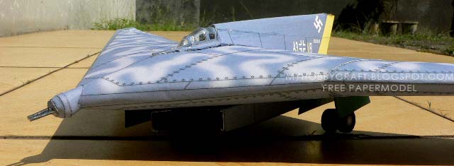 Бомбардировщик Horten Ho XVIII paper model