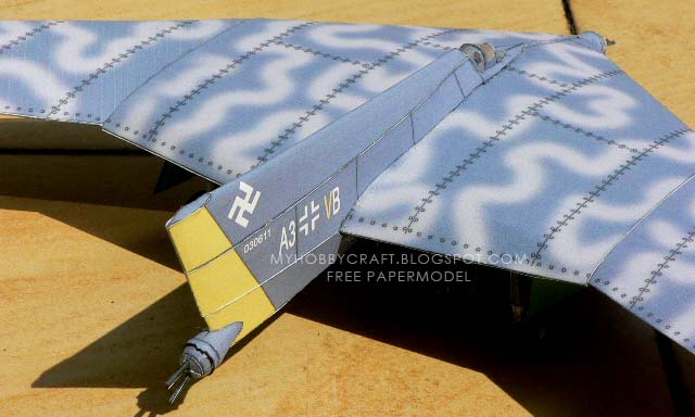Бомбардировщик Horten Ho XVIII paper model