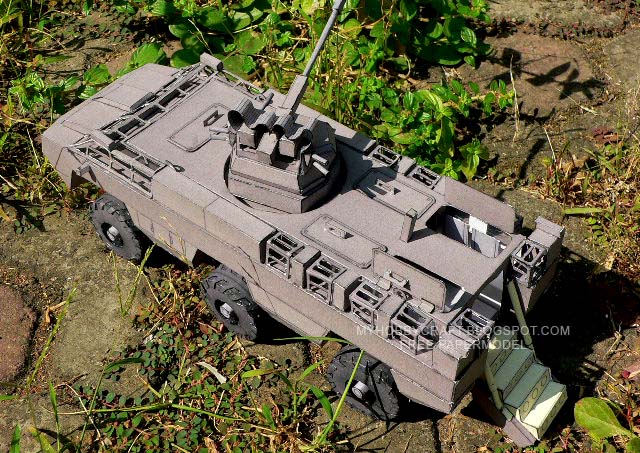 Бронемашина Mbombe paper model