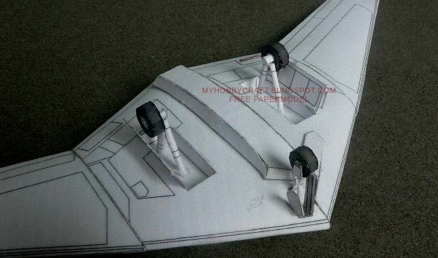 Беспилотный самолет RQ-170 Sentinel paper model