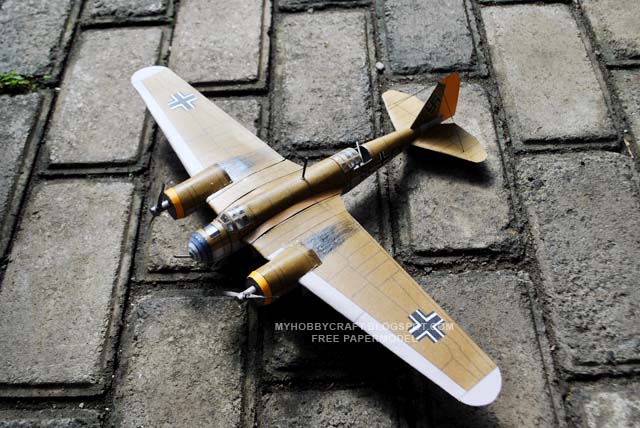 Бомбардировщик Avia B-71 paper model