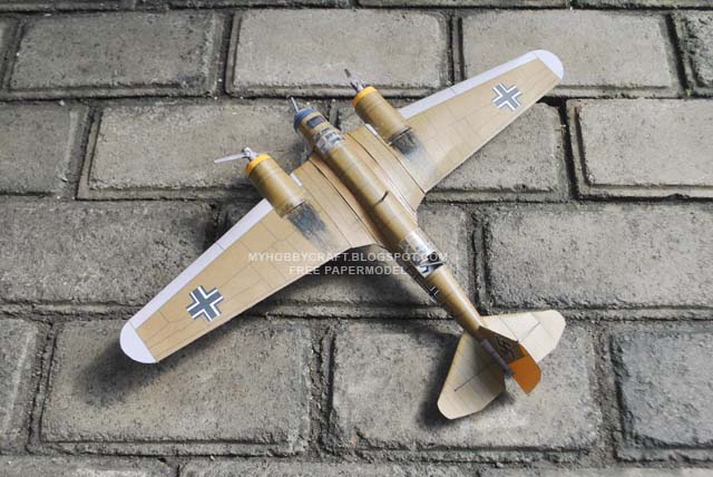 Бомбардировщик Avia B-71 paper model