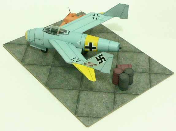 Диорама Истребитель Blohm & Voss P212 и мотоцикл SdKfz 2 paper model