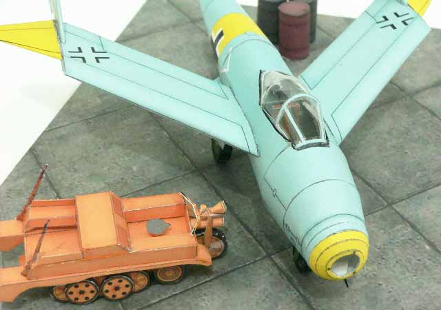 Диорама Истребитель Blohm & Voss P212 и мотоцикл SdKfz 2 paper model