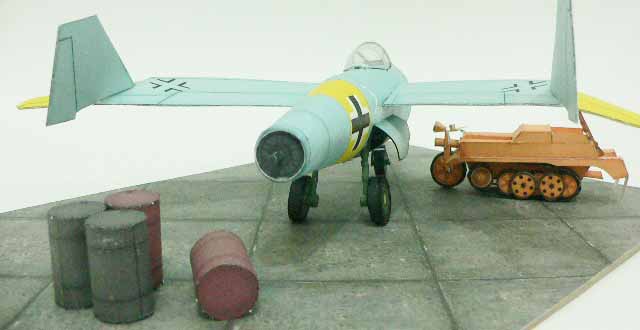 Диорама Истребитель Blohm & Voss P212 и мотоцикл SdKfz 2 paper model