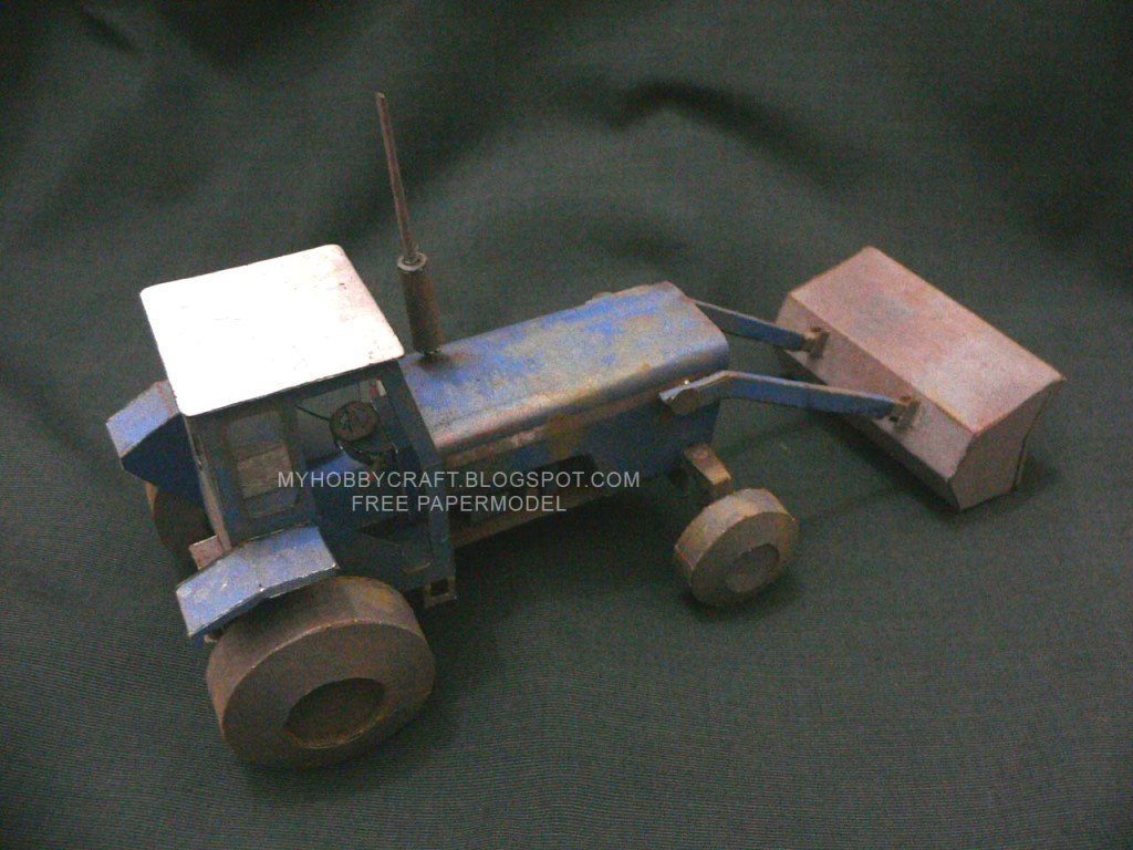 Трактор (Барашек Шон) paper model