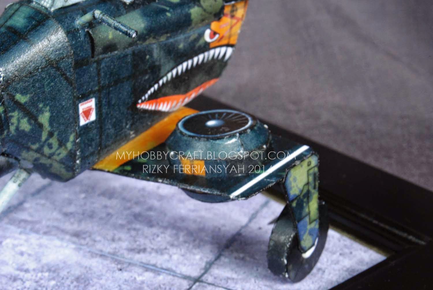 Низковысотный самолет paper model