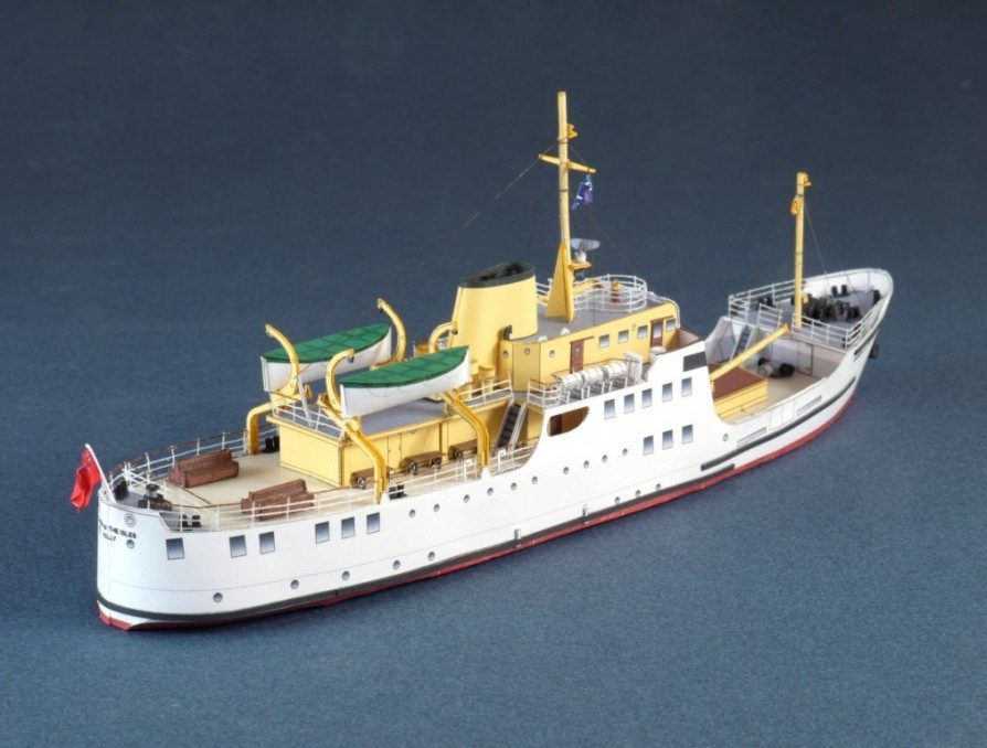 Паром MV Queen of the Isles paper model