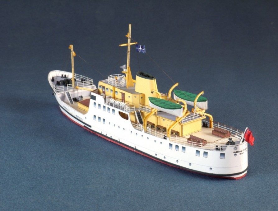 Паром MV Queen of the Isles paper model