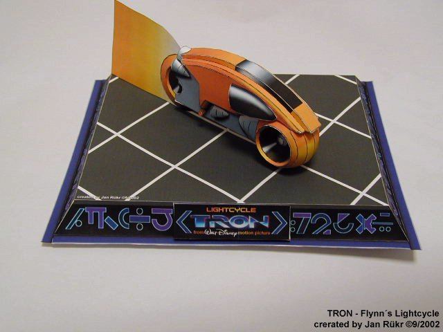 Светоцикл (Трон) paper model