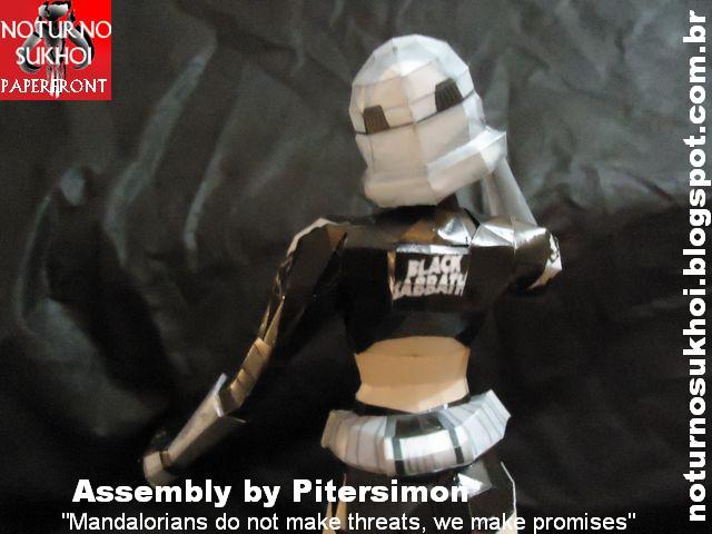 Рок-штурмовик - Бэк-вокалистка paper model