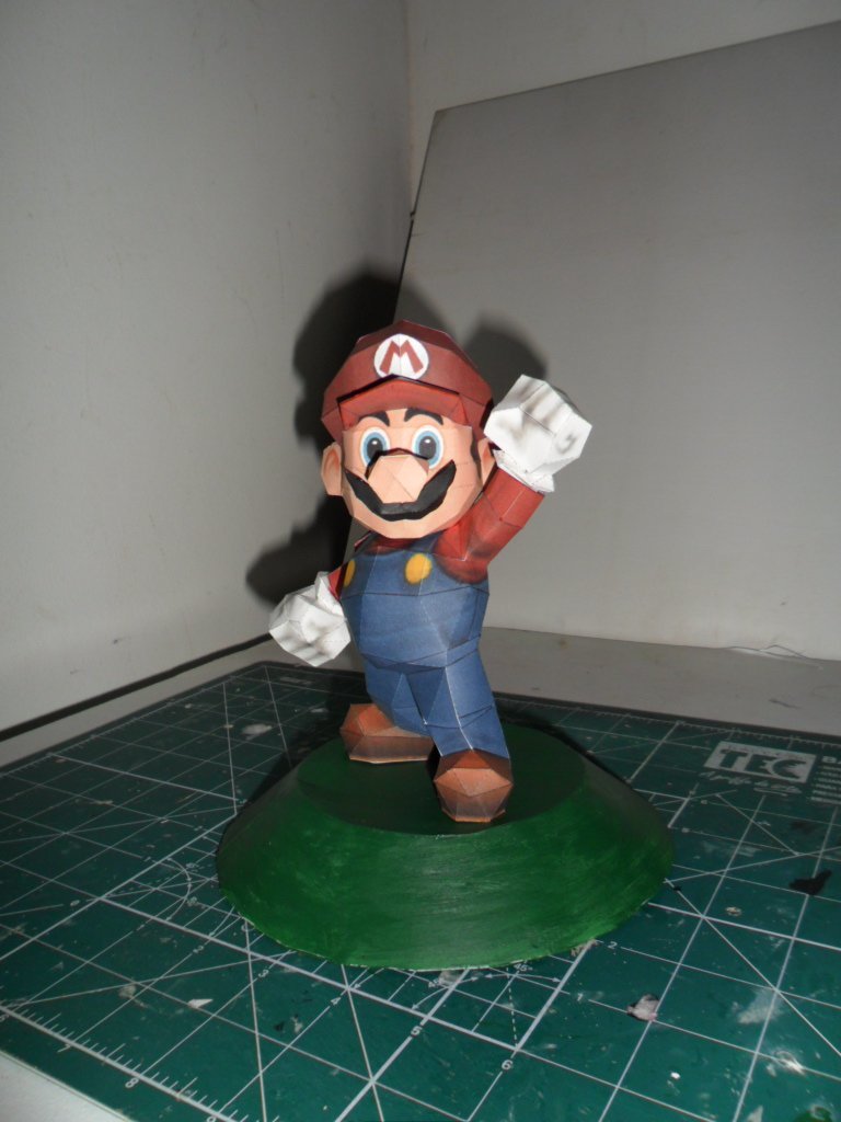 Марио (Super Mario Bros.) paper model