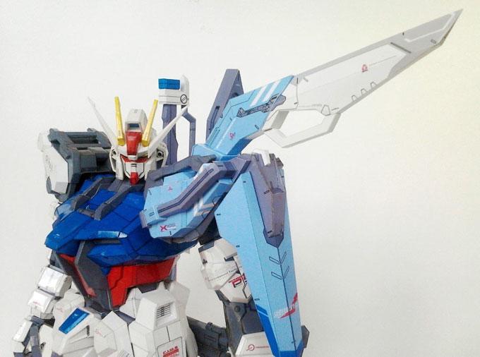 Робот GAT-X105 Strike Gundam (Gundam) paper model
