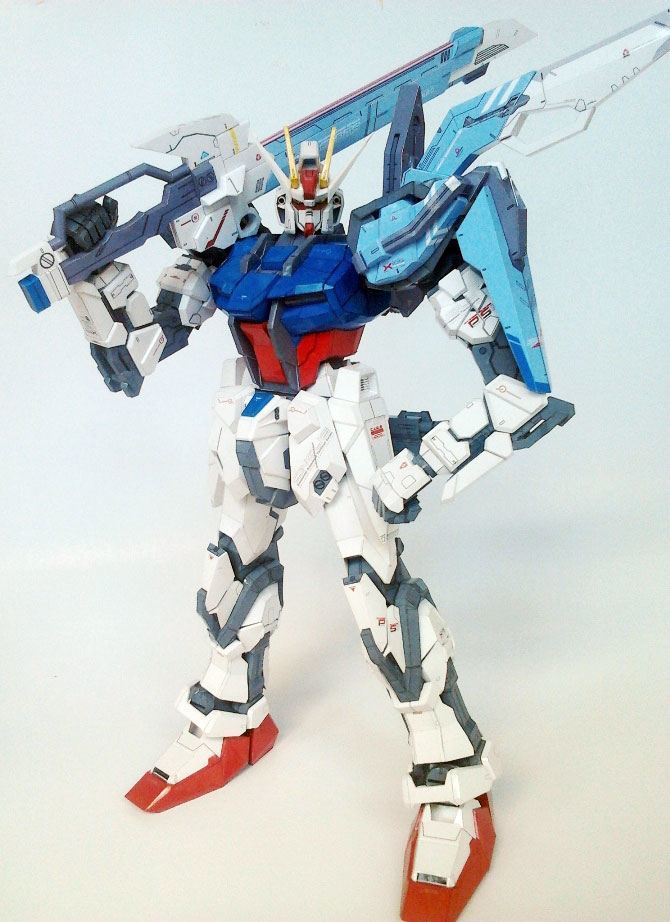 Робот GAT-X105 Strike Gundam (Gundam) paper model