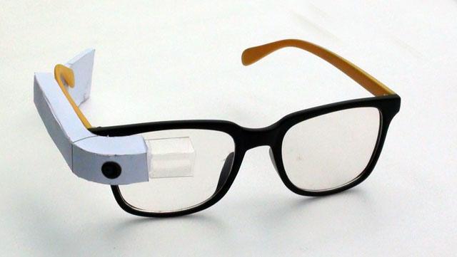 Гарнитура Google Glass paper model
