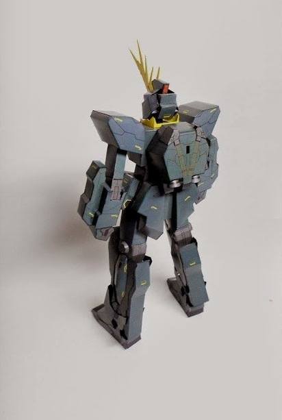 Робот RX-0 Unicorn Gundam 02 Banshee (Gundam) paper model