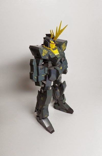 Робот RX-0 Unicorn Gundam 02 Banshee (Gundam) paper model