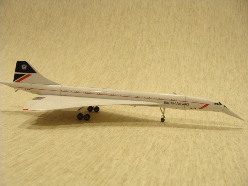 Сверхзвуковой пассажирский самолет Aerospatiale-BAC Concorde British Airway Landor paper model
