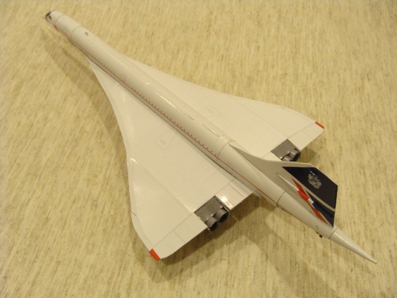 Сверхзвуковой пассажирский самолет Aerospatiale-BAC Concorde British Airway Landor paper model