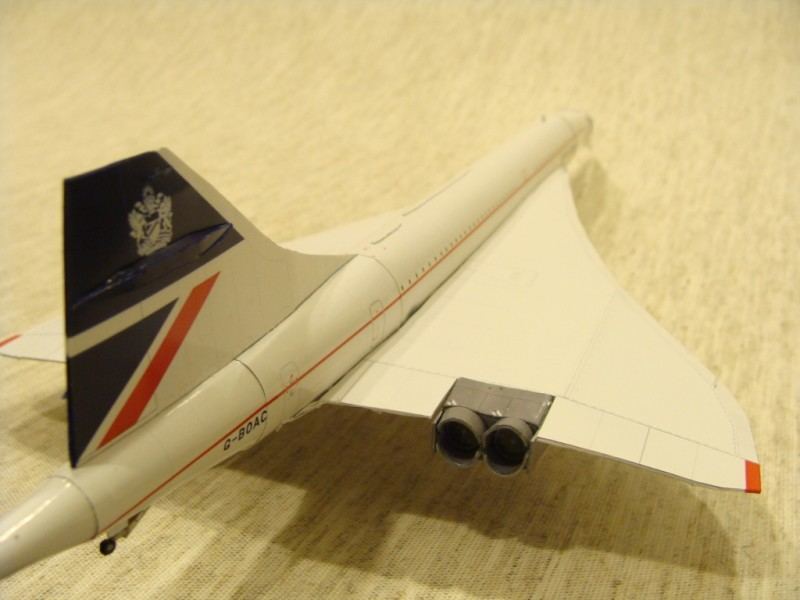 Сверхзвуковой пассажирский самолет Aerospatiale-BAC Concorde British Airway Landor paper model