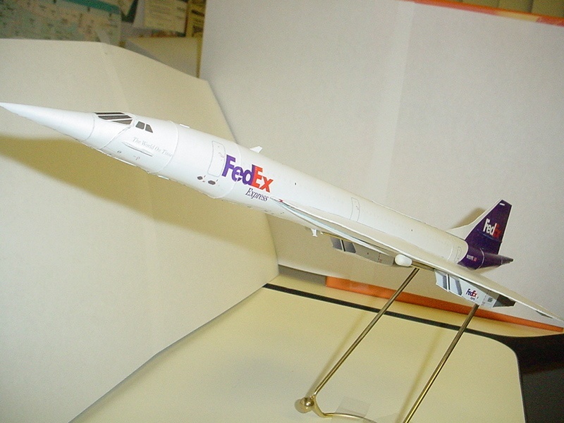 Сверхзвуковой пассажирский самолет Aerospatiale-BAC Concorde Fedex paper model