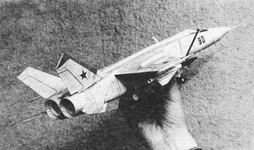Maly Modelarz - 1/1985 - Истребитель-перехватчик МиГ-25 magazine