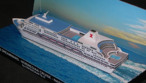 Круизный лайнер MS Dreamward paper model