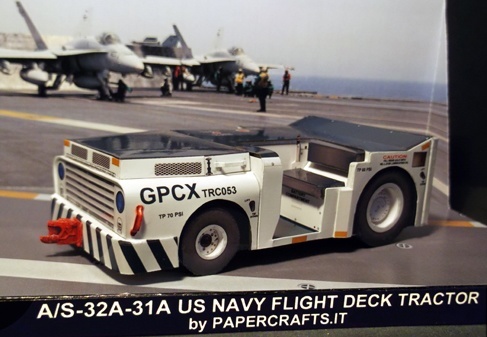 Палубный тягач A/S32A-31A paper model