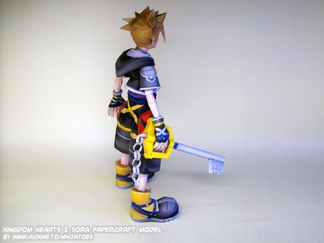 Сора (Kingdom Hearts) paper model