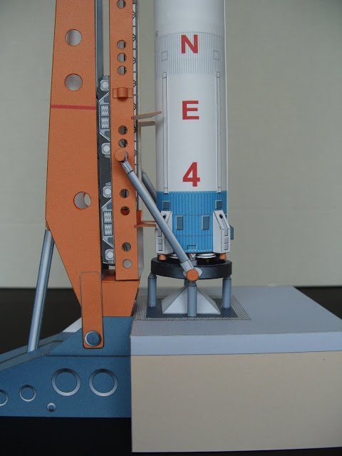 Пусковая установка для ракет-носителей семейства Циклон paper model