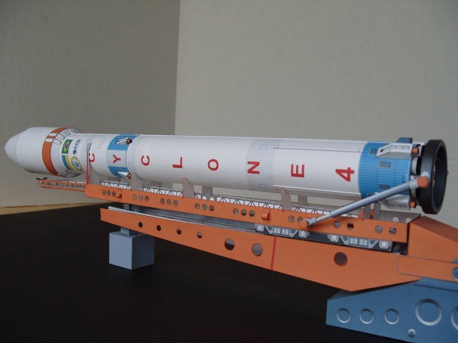 Пусковая установка для ракет-носителей семейства Циклон paper model