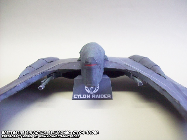 Звездный истребитель Cylon Raider (Звездный крейсер Галактика) paper model