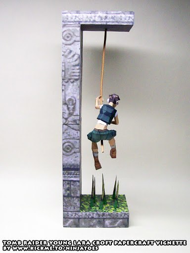 Молодая Лара Крофт (Tomb Raider) paper model