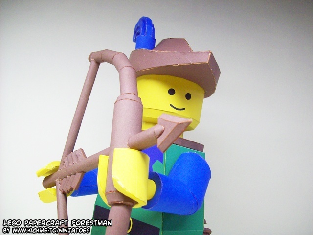 Лесник (ЛЕГО) [синий] paper model