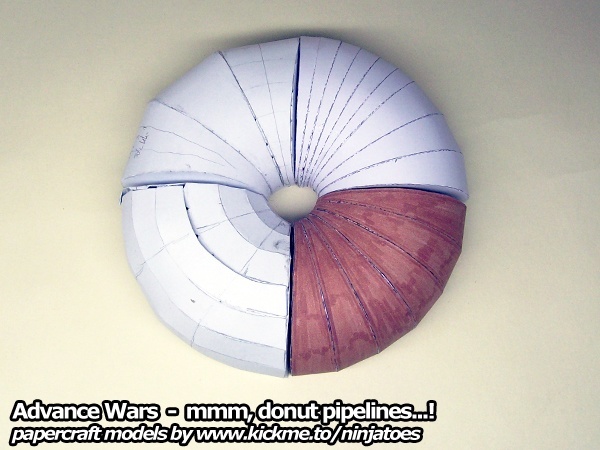 Поворот трубопровода Black Hole Pipebend (Advance Wars) paper model