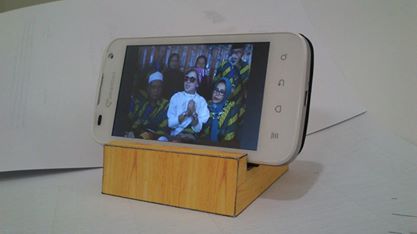 Подставка для телефона paper model