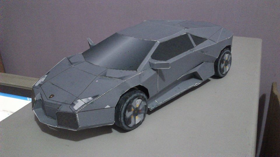 Автомобиль Lamborghini Reventon paper model