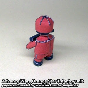 Пехотинец Orange Star Infantry (Advance Wars) paper model
