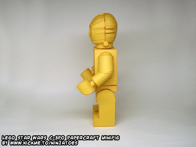 Робот C-3PO (ЛЕГО) paper model