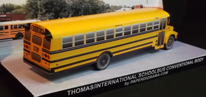 Школьный автобус Thomas/International 3800 paper model