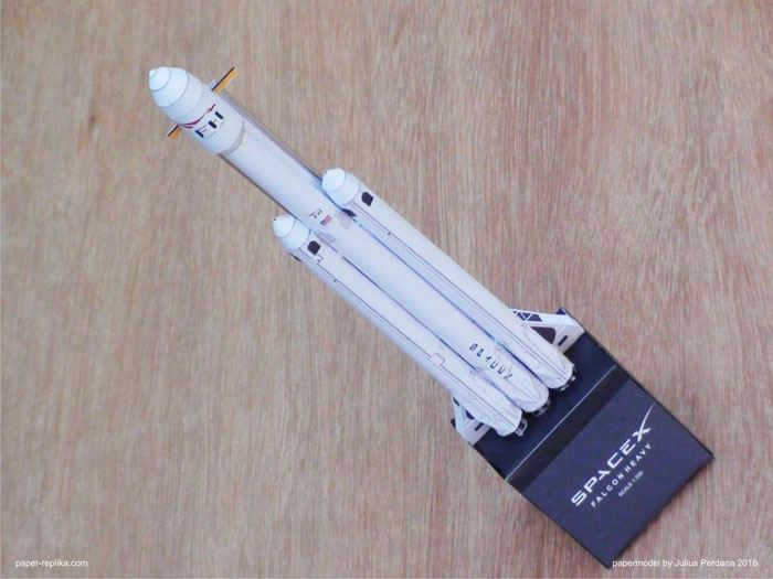 Ракета-носитель Falcon Heavy paper model