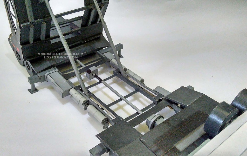 Тягач Type 99 Labor Carrier (Полиция будущего) paper model
