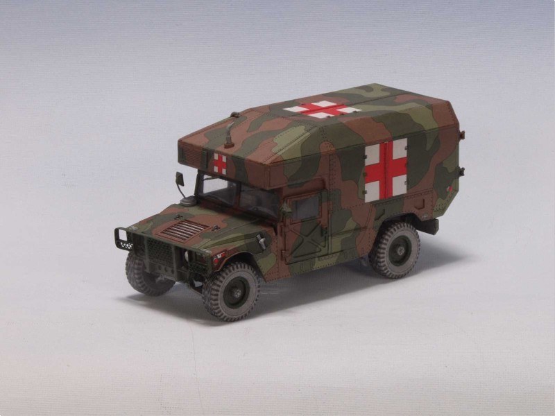 Modelik - 8/2001 - Автомобиль M997 Hummer-Ambulance magazine
