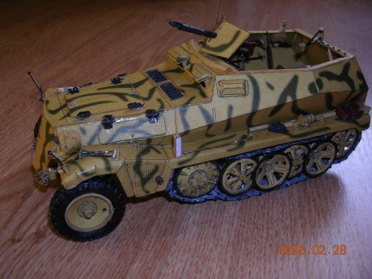 Modelik - 11/2003 - Бронетранспортер SdKfz 250-1 (alt) magazine
