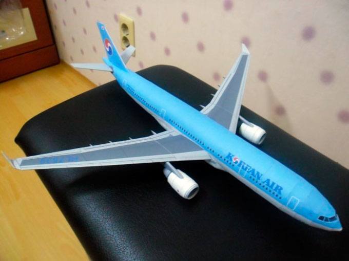Авиалайнер Airbus A330 Korean Air paper model