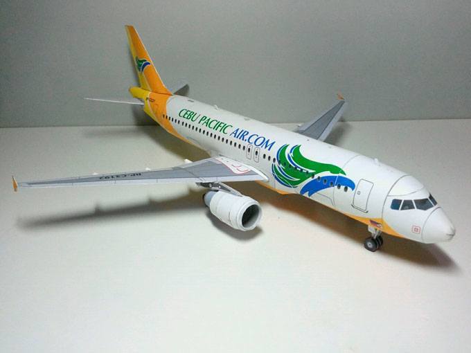 Авиалайнер Airbus A320 Cebu Pacific Air paper model