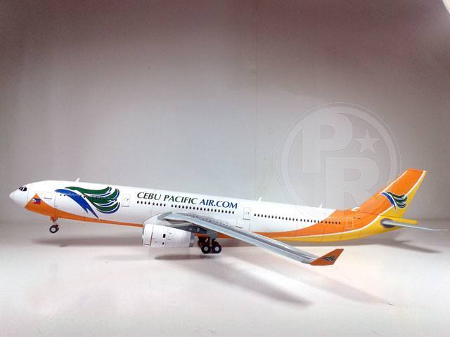 Авиалайнер Airbus A330 Cebu Pacific paper model