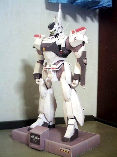 Робот Инграм 2 (Полиция будущего) paper model