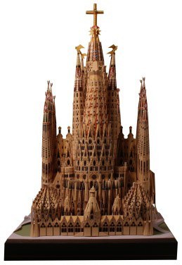 Храм Святого Семейства, Испания paper model